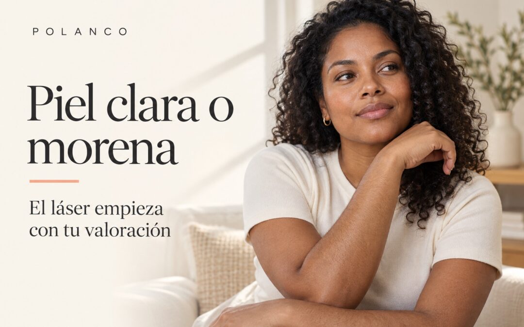 Portada Piel clara o morena con una mujer adulta de piel morena en un interior; escena ilustrativa.